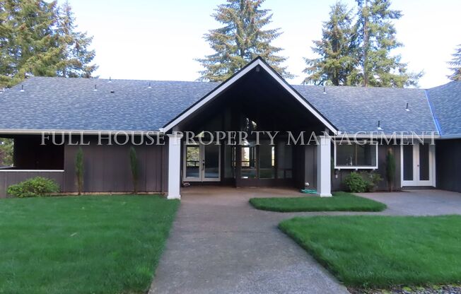 Beautiful Country Like Setting in Pleasant Hill! 5 Bed/ 3 Bath Stunning Home and Priceless Views! Apply Now!