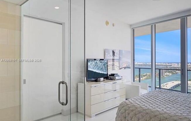 2 beds, 2 baths, 1,498 sqft, $6,500, Unit 1100 Biscayne Blvd # 4803