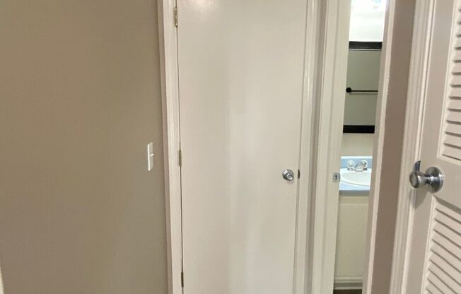 1 bed, 1 bath, 650 sqft, $1,019, Unit 12722C