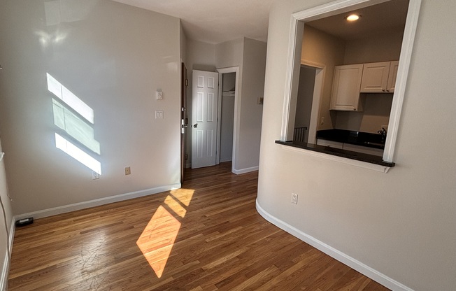 4 beds, 1 bath, $3,700, Unit 1