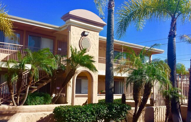 2 beds, 1 bath, 700 sqft, $2,128, Unit 545-1001