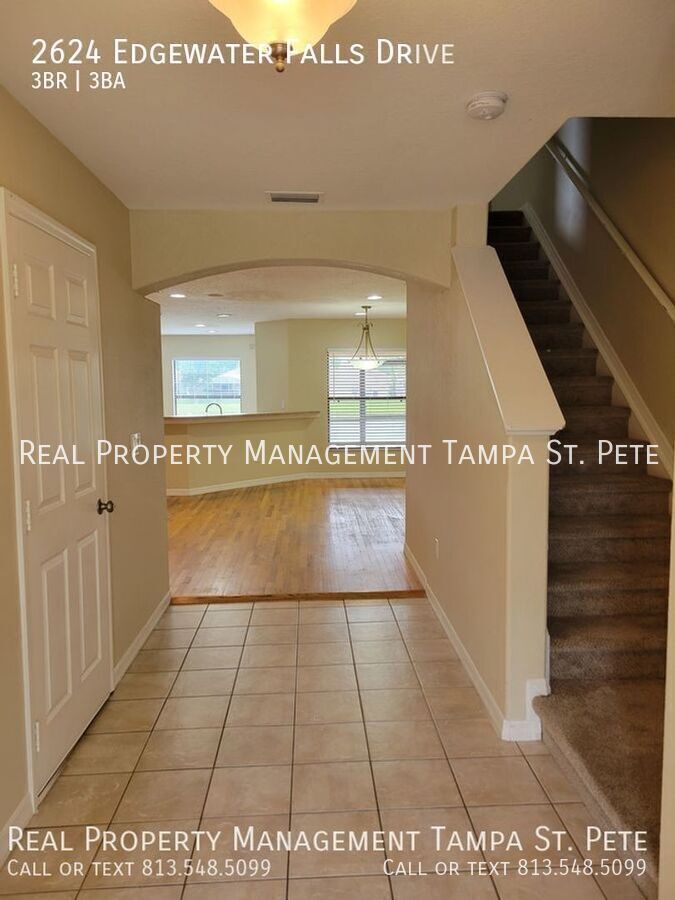 2624 EDGEWATER FLS DR