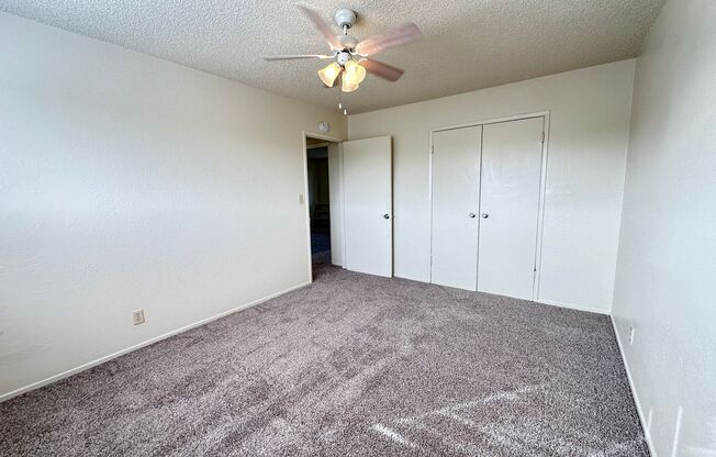 2 beds, 1 bath, $1,300, Unit 1100 E 17th St Apt 39