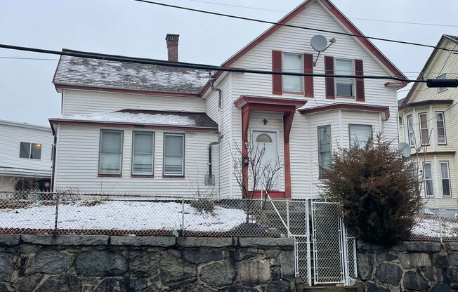 Bright, Spacious Single Family in Central Lowell, 4/5 Bedrooms, Off-street parking