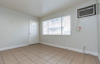 2 beds, 1 bath, $1,600, Unit C