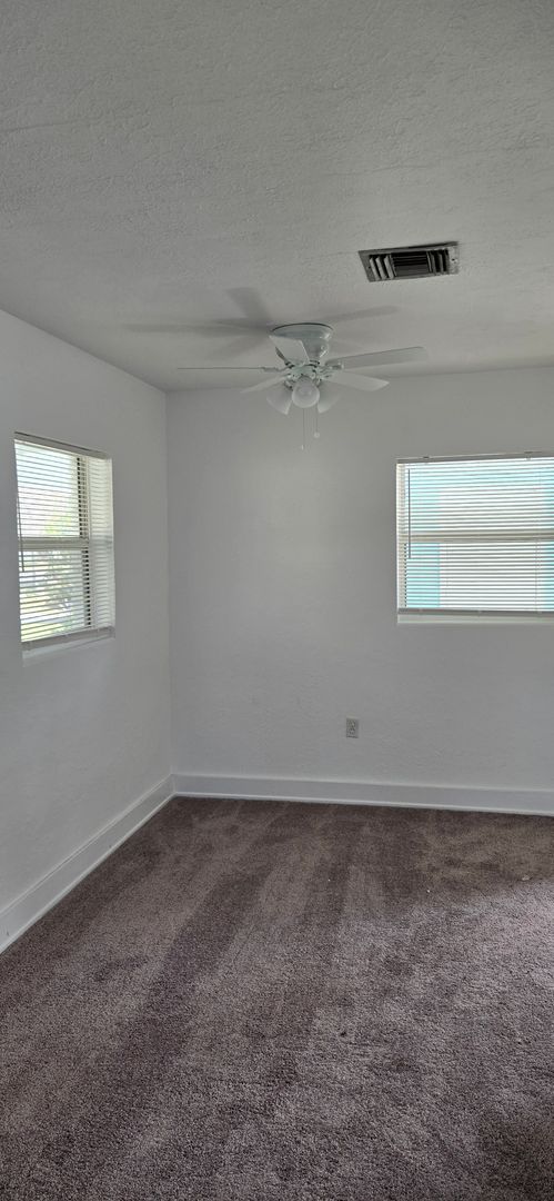 3/1 cottage conveniently located near Downtown Mount Dora