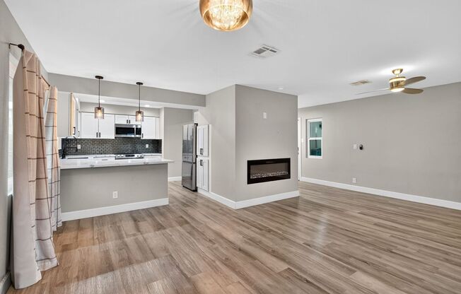 *NO HOA* MOVE-IN READY SINGLE STORY HOME!