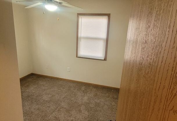 2 beds, 1.5 baths, 785 sqft, $933, Unit 2747