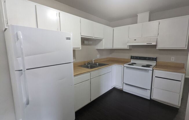 1 bed, 1 bath, 700 sqft, $550, Unit 1108 Randolph St Apt 112