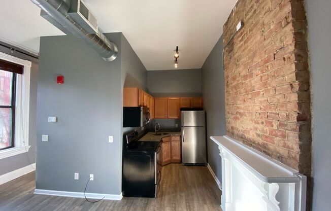 1 bed, 1 bath, 750 sqft, $1,300, Unit Unit 2