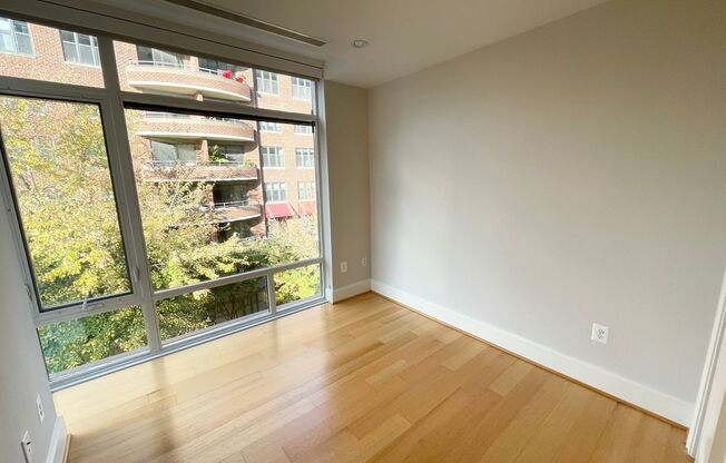 2 beds, 1 bath, $4,350, Unit 409