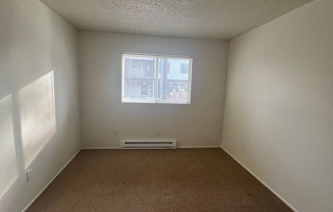 2 beds, 2 baths, 847 sqft, $1,675, Unit 30