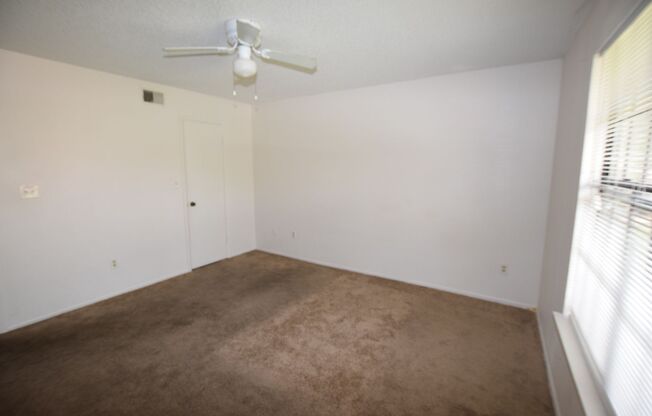 1 bed, 1 bath, $1,200