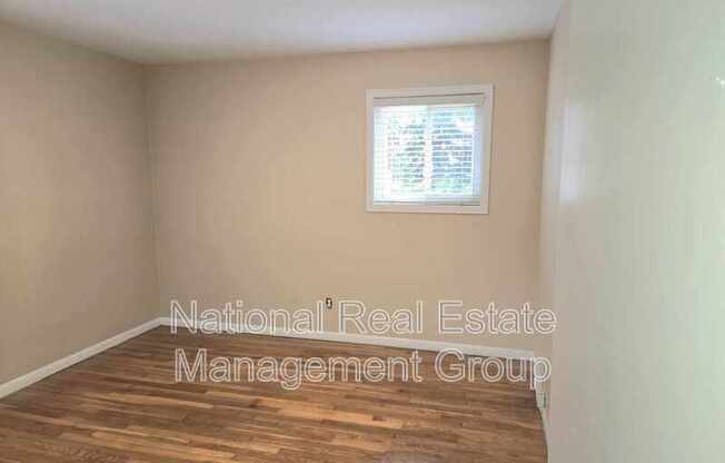 3 beds, 2 baths, 1,008 sqft, $2,200