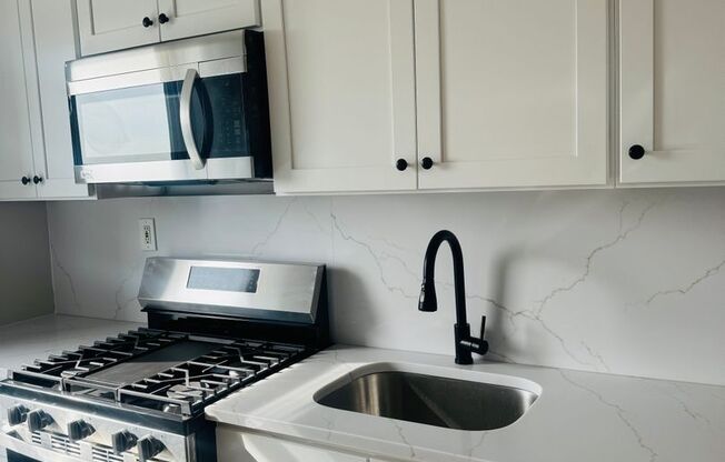 Stunning Building 1bed/ 1bath unit available.