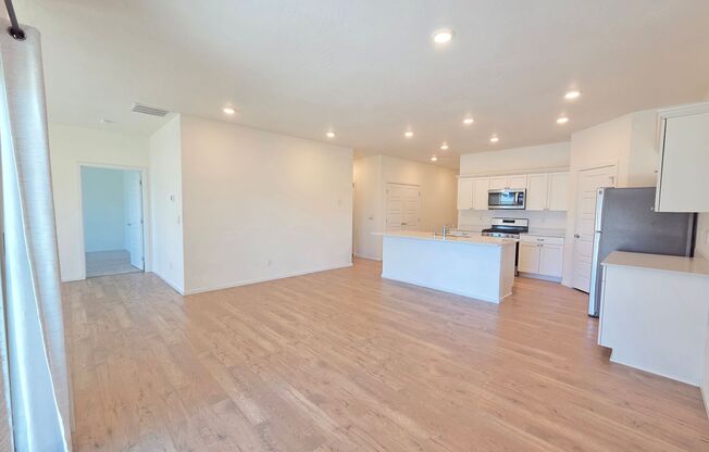 $2,600 - 4 Bed / 2 Bath Beautiful Home in Indian Trail's Newly Developed Community