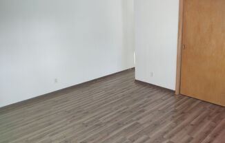 Studio, 1 bath, 360 sqft, $500, Unit Apt 7