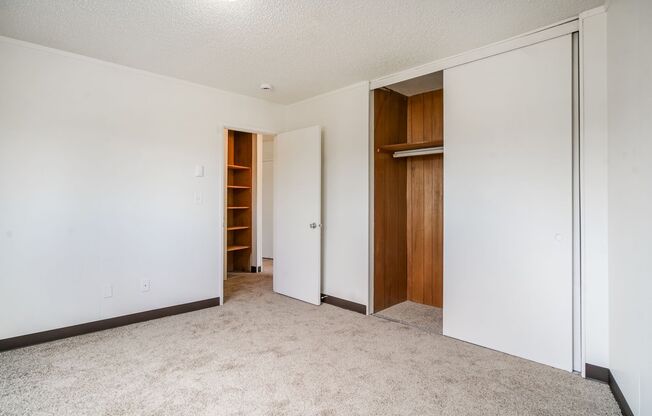 2 beds, 1 bath, 728 sqft, $1,400, Unit 825-29