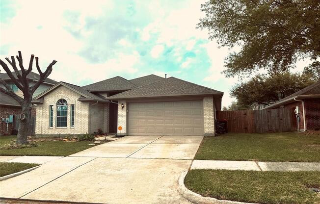 911 CHRISTOPHER LN
