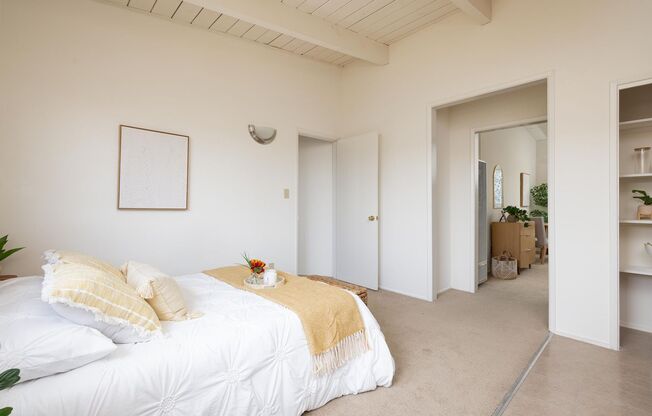 Studio, 1 bath, 600 sqft, $1,875, Unit 64.5