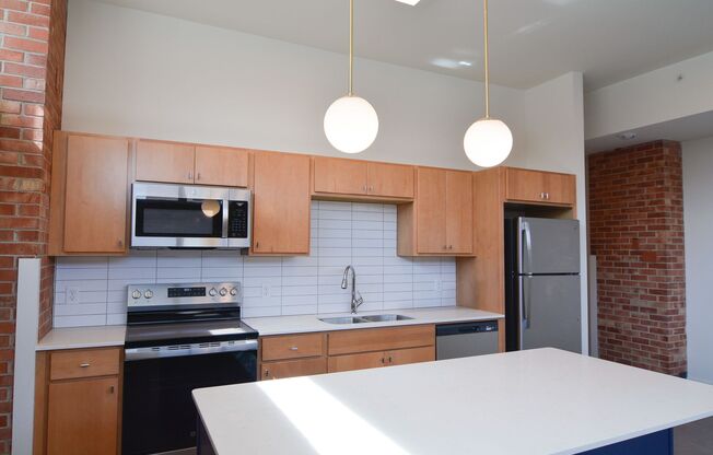 1 bed, 1 bath, 642 sqft, $1,400, Unit 103