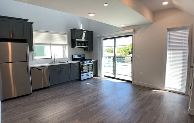 (6115) 14645 Vanowen St.
