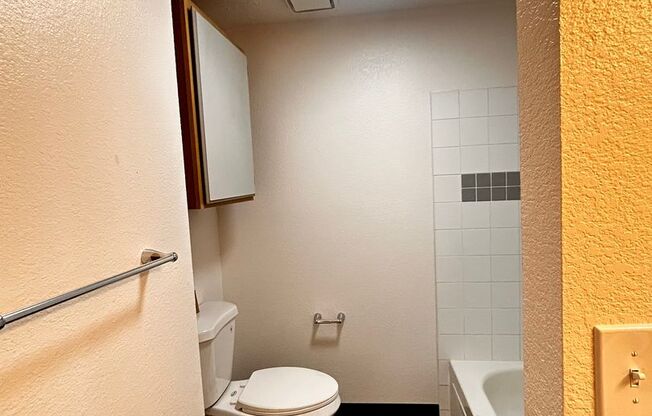 2 beds, 1 bath, 902 sqft, $1,375, Unit W - 051