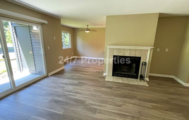 Beautiful 2 BD | 2 BA Condo w/ Amenities- Murrayhill!