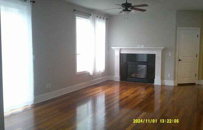 4 beds, 2.5 baths, $3,095