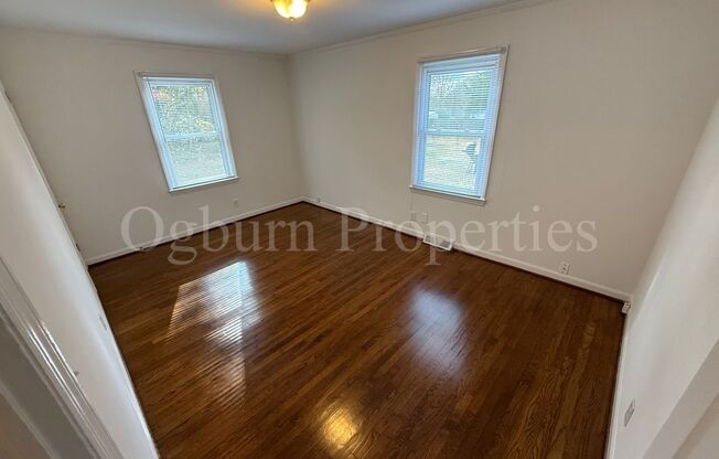 3 beds, 1 bath, $1,295