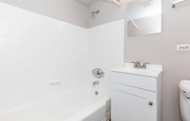 1 bed, 1 bath, 700 sqft, $1,139