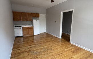 1050 W George St