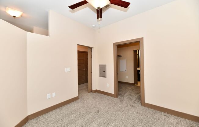 1 bed, 1 bath, 890 sqft, $1,399, Unit 881-405