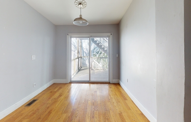 2 beds, 2 baths, 950 sqft, $2,550, Unit 1
