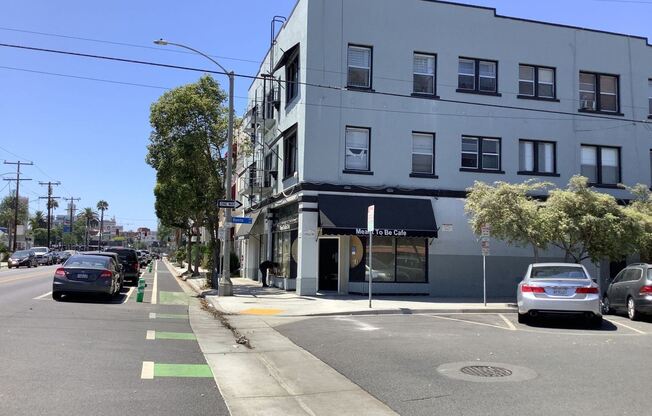 965- 969 E. Broadway