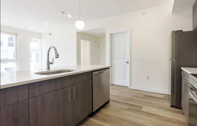 1 bed, 1 bath, 650 sqft, $1,595, Unit 408 E