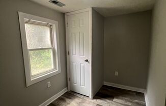 3 beds, 1 bath, $1,050