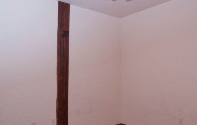 2 beds, 1 bath, 1,000 sqft, $1,200, Unit SW 103