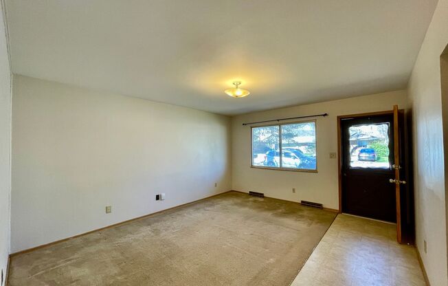 1112 CYPRESS DR