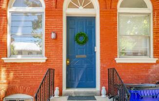 123 W CHURCH ST