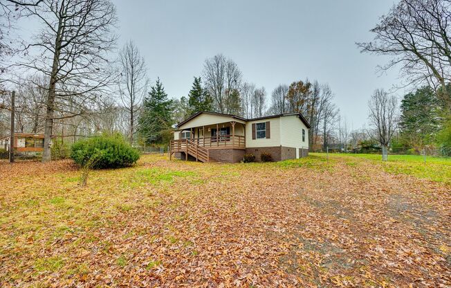 Beautiful 3 bedroom 2 bath manufactured home on 1.02 acres of land in Gastonia's 28056 zip code.