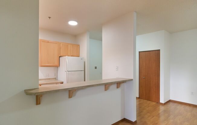 2 beds, 1 bath, $1,700, Unit 104