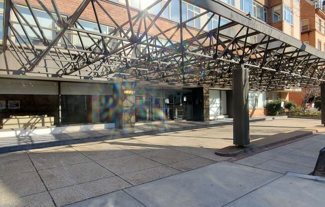 One Block from Dupont Circle!