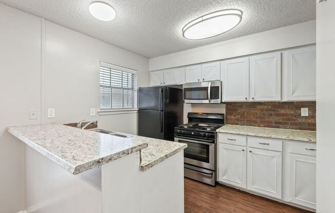2 beds, 1.5 baths, 810 sqft, $832, Unit 207