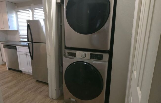 3 bed Carriage House at 19th and Aurora!