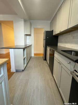 1 bed, 1 bath, $2,500, Unit 3B