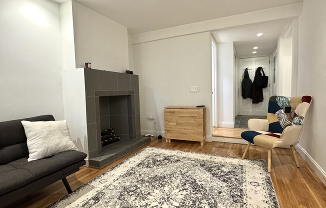 1 bed, 1 bath, 475 sqft, $2,800, Unit GF