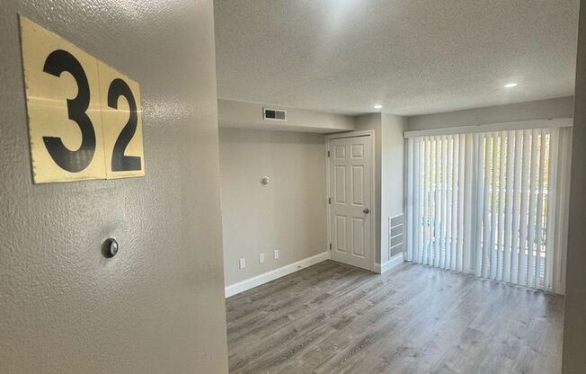 2 beds, 1 bath, 680 sqft, $2,350, Unit 25-32