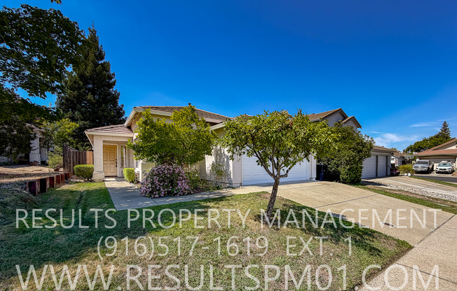 Lovely 3 Bedroom - Heart of Roseville