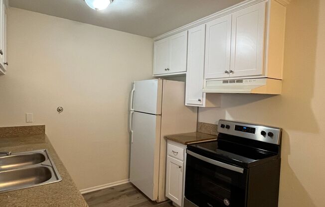 2 beds, 1 bath, $2,150